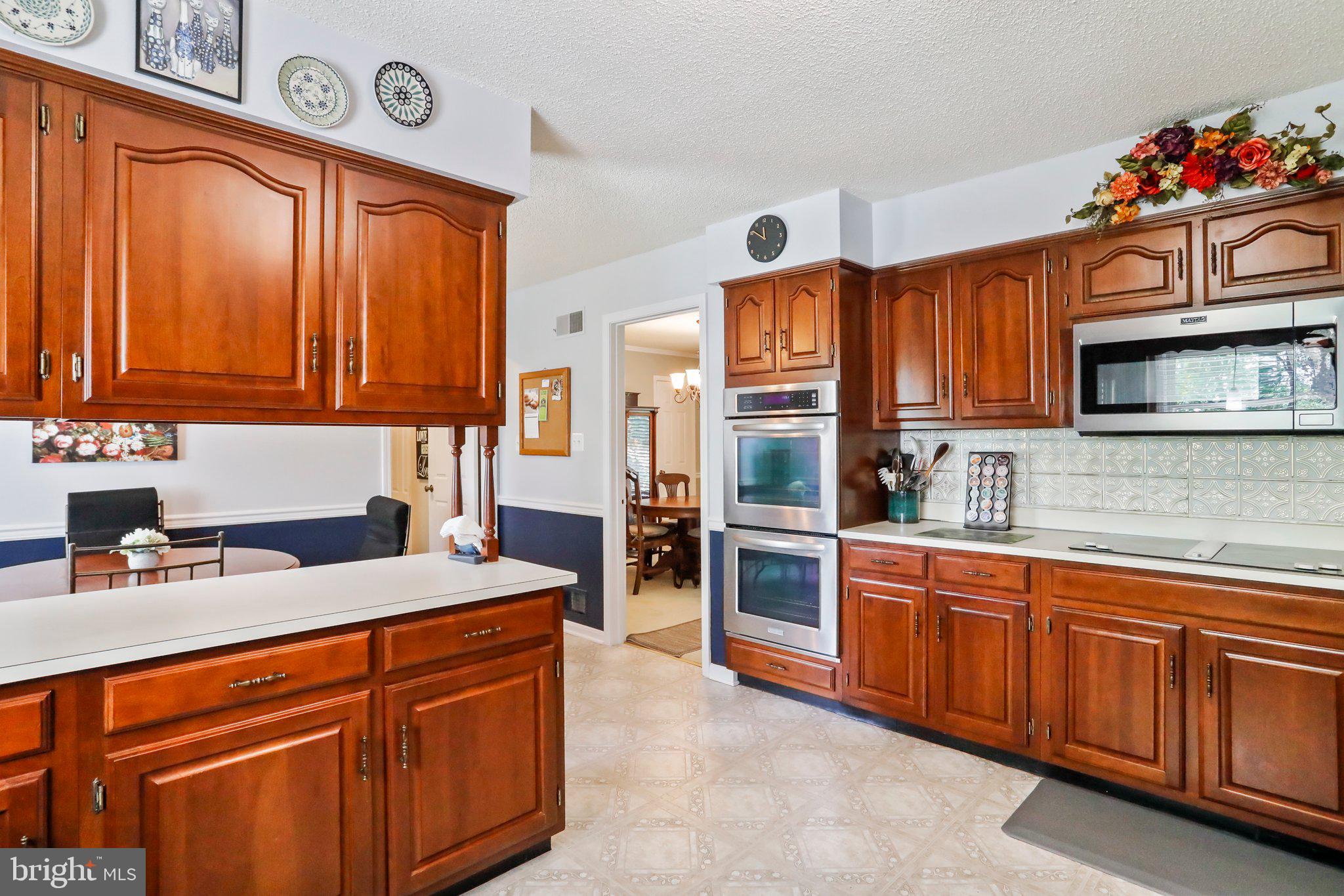 MAR WIN MANOR - Residential