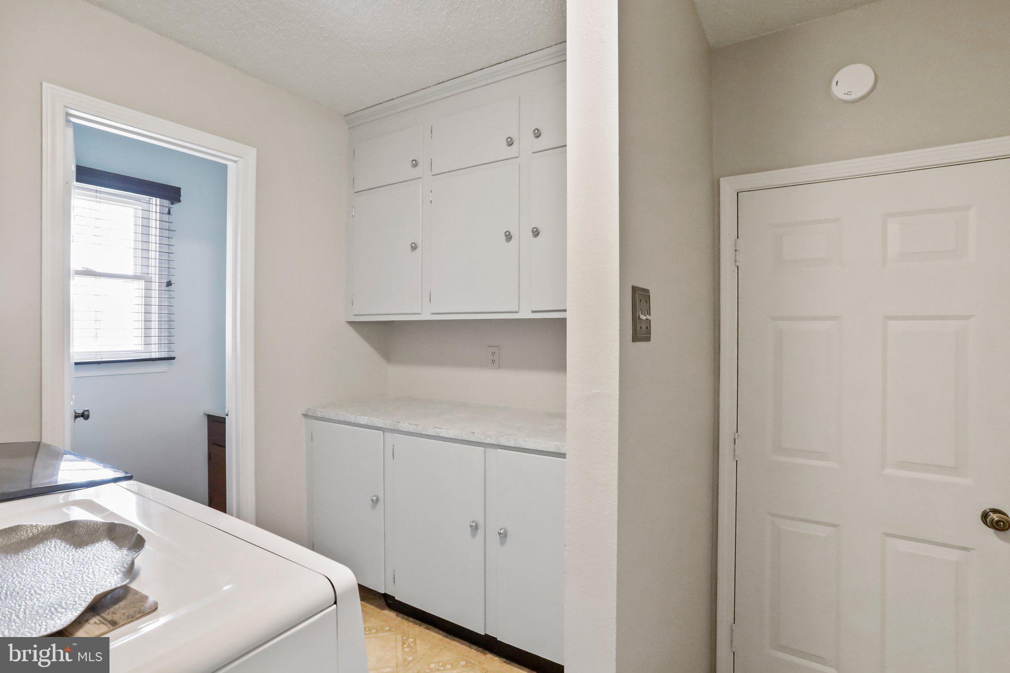 MAR WIN MANOR - Residential