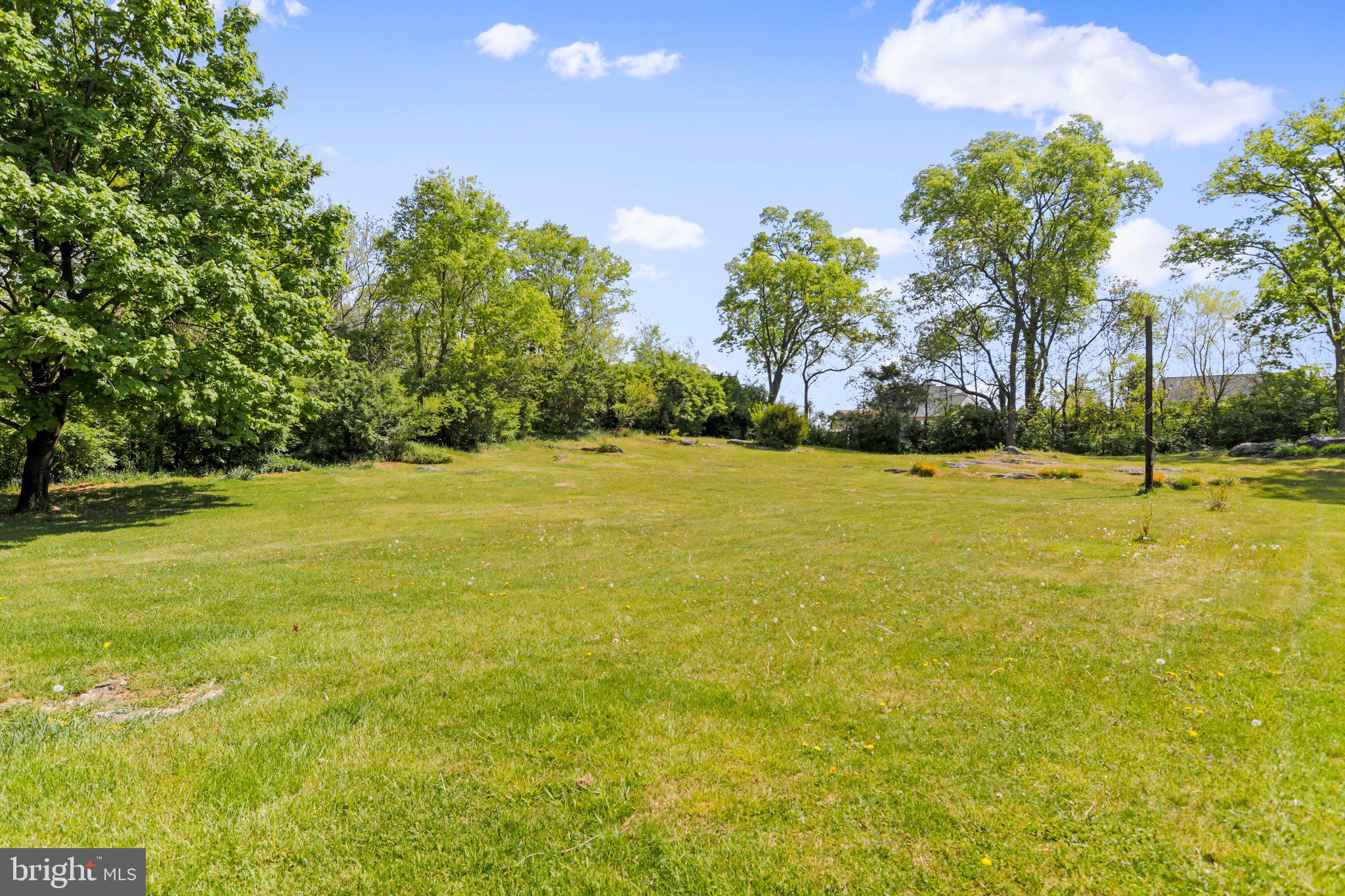 MAR WIN MANOR - Residential