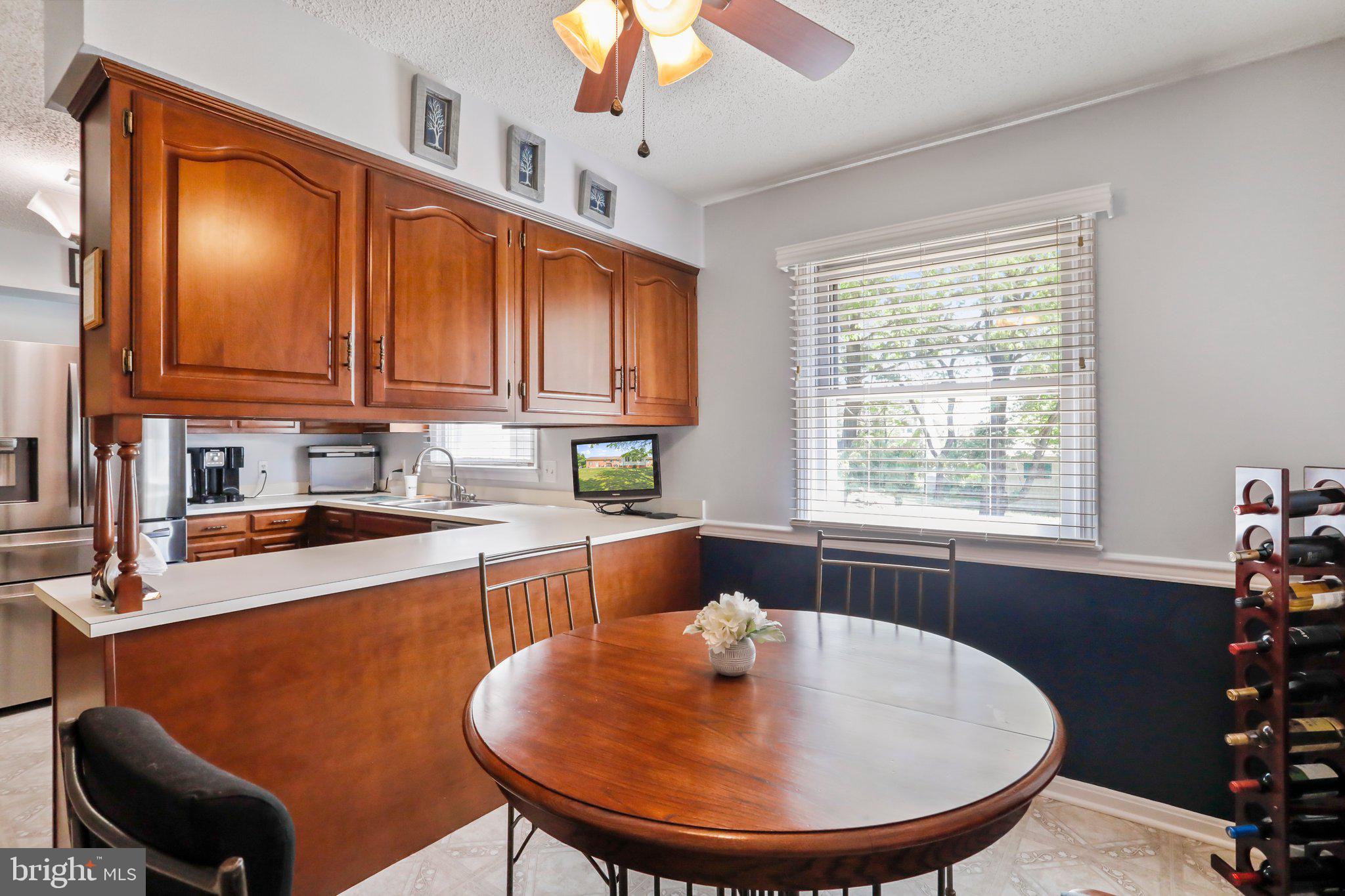 MAR WIN MANOR - Residential