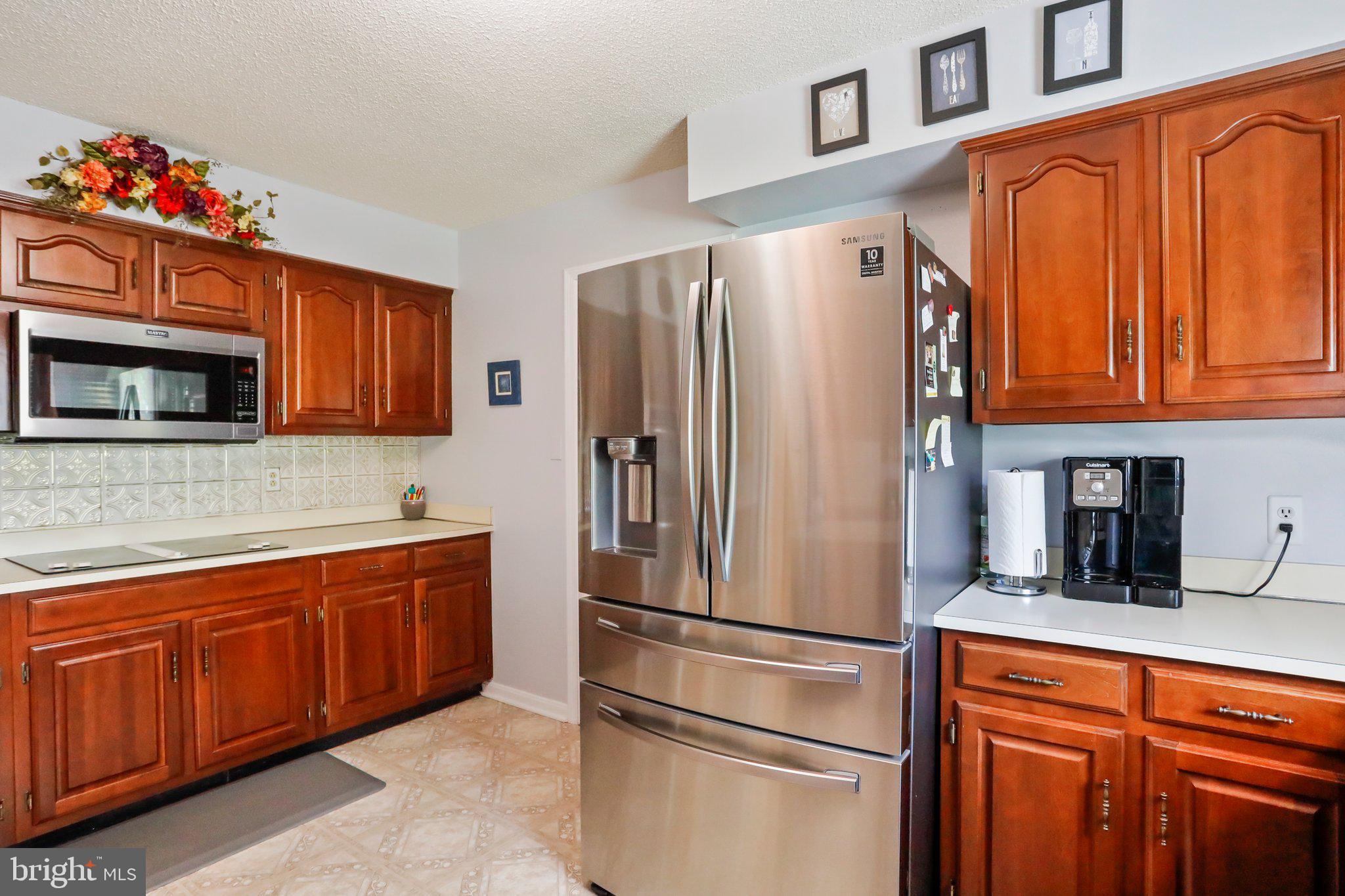 MAR WIN MANOR - Residential