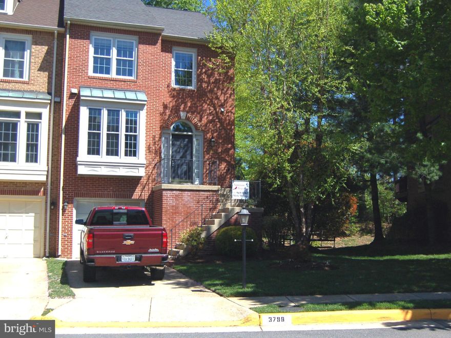 Ready to move in! Remodeled Kitchen, Hardwoods, NEW carpet, fresh Paint, Pressure washed house and deck, professionally landscaped,professionally cleaned, 1 car garage with large storage room, 2 gas fireplaces, huge master bedroom w/ separate shower and soaking tub,backs to the golf course and trees. 1 year home warranty provided. Enough said. Won't last long.