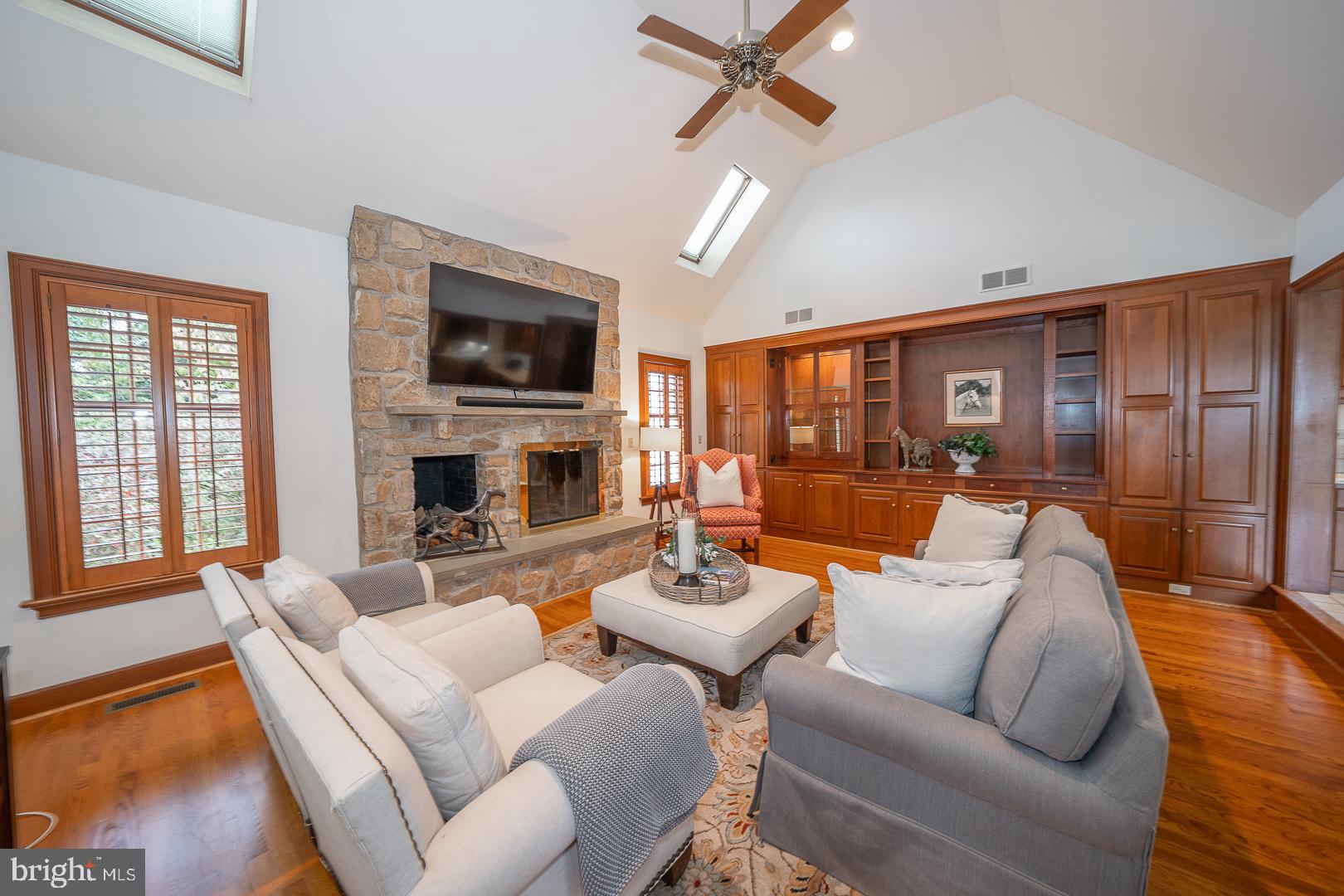 RADNOR HUNT - Residential