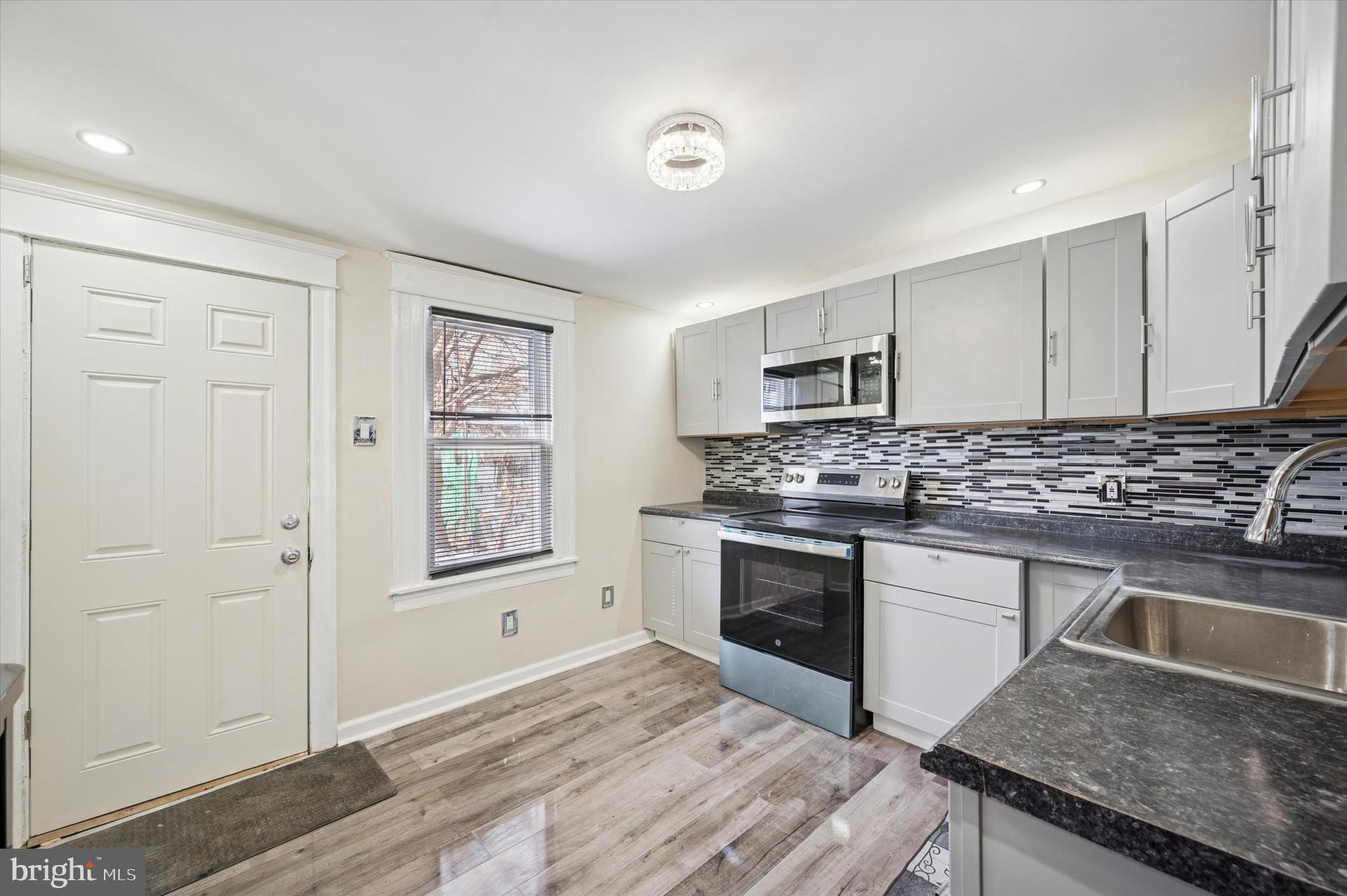 FRANKFORD - Residential