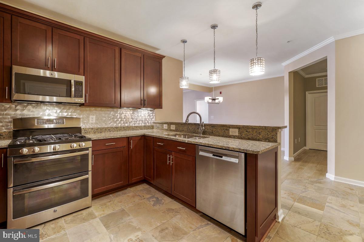 43145 SUNDERLAND TERRACE 305