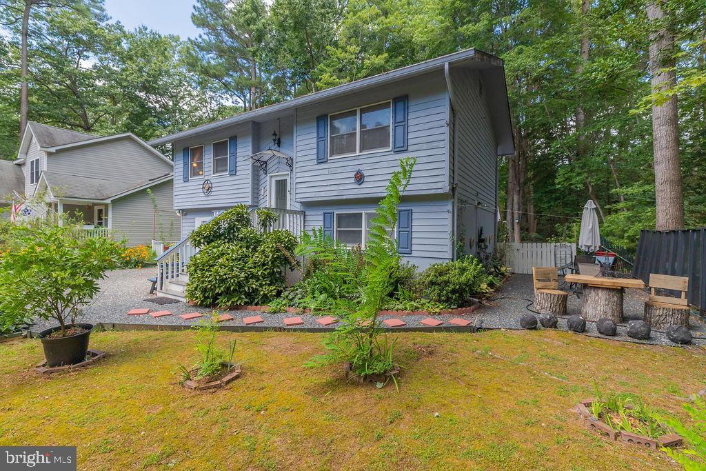 5 MOONRAKER ROAD