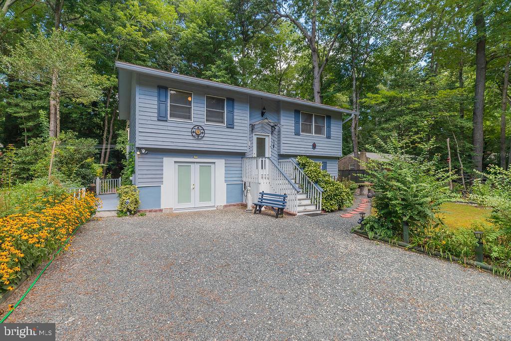 5 MOONRAKER ROAD