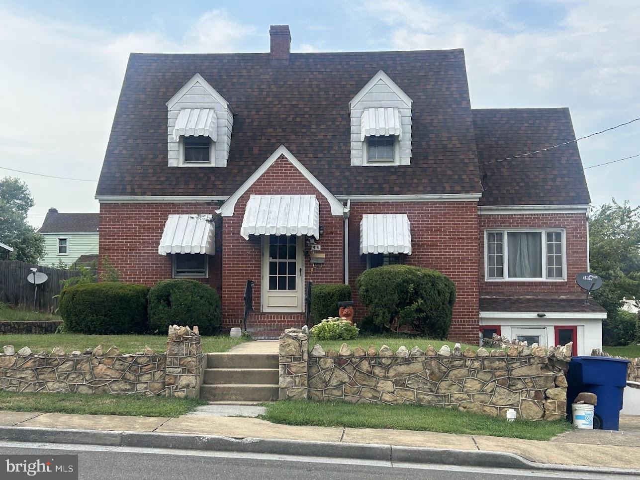 WOODSIDE - Residential