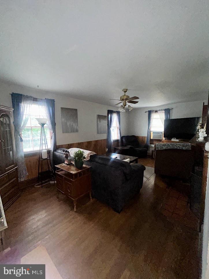 WOODSIDE - Residential