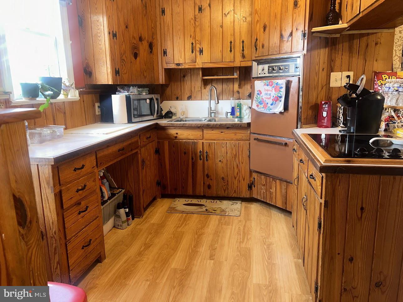 WOODSIDE - Residential