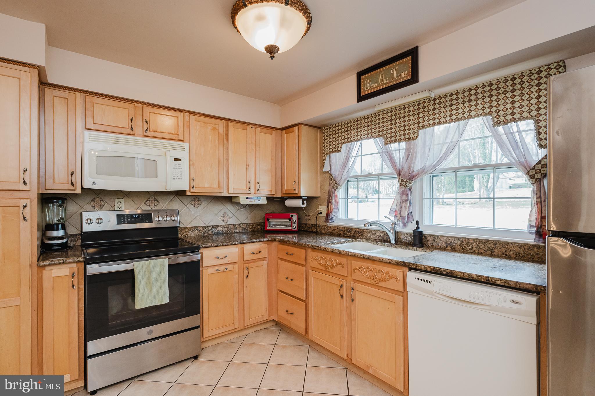 OAKLYN MANOR - Residential