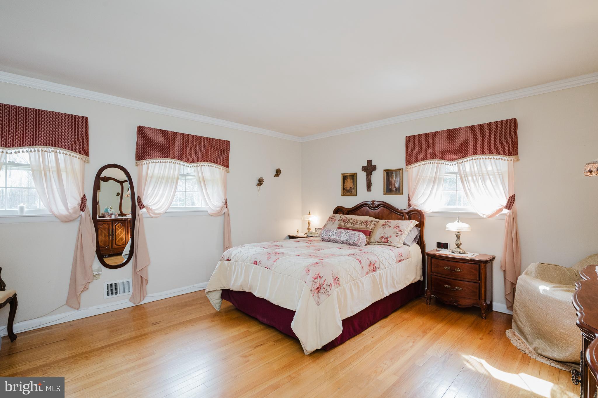 OAKLYN MANOR - Residential