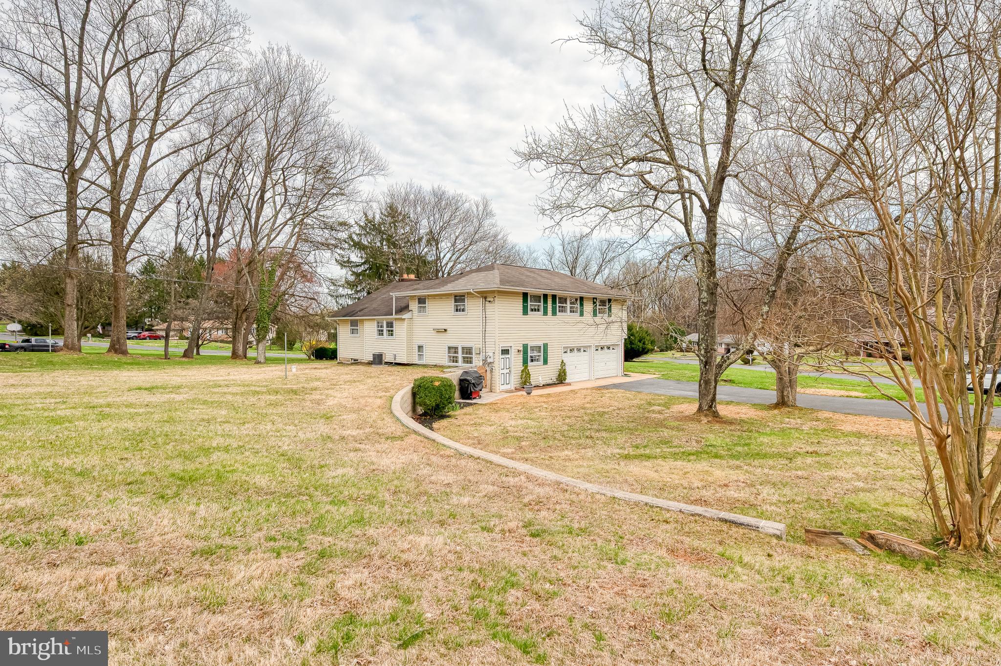 OAKLYN MANOR - Residential