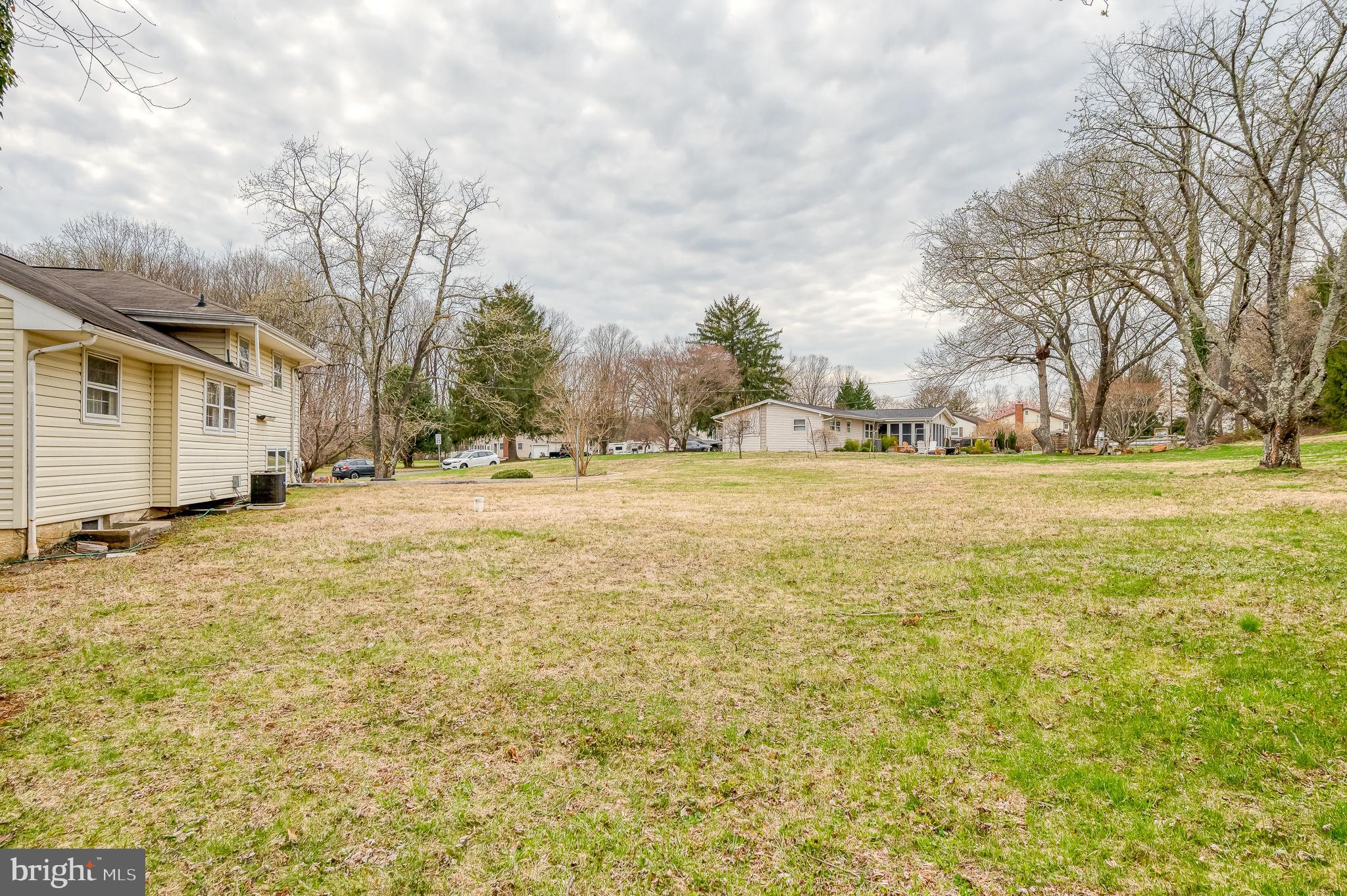 OAKLYN MANOR - Residential