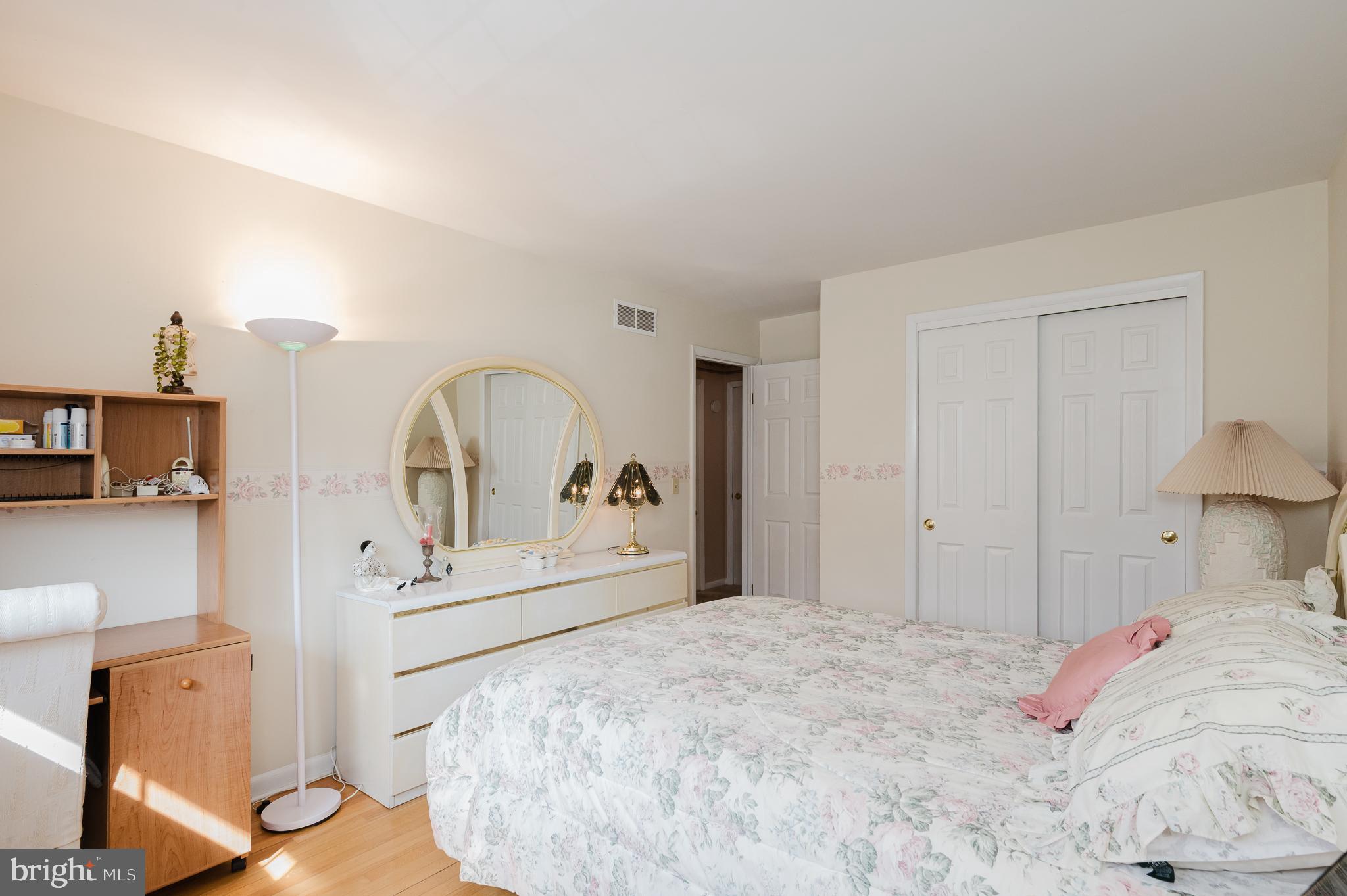 OAKLYN MANOR - Residential