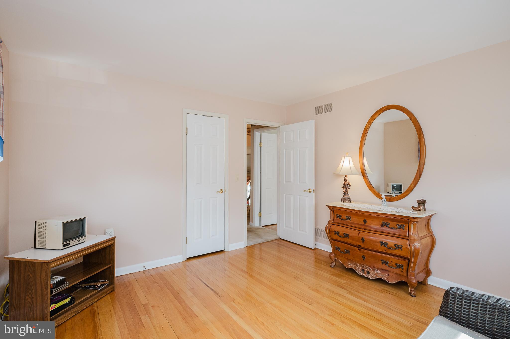 OAKLYN MANOR - Residential