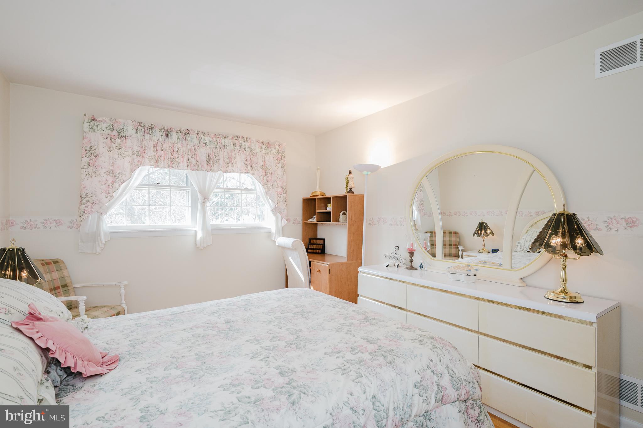 OAKLYN MANOR - Residential