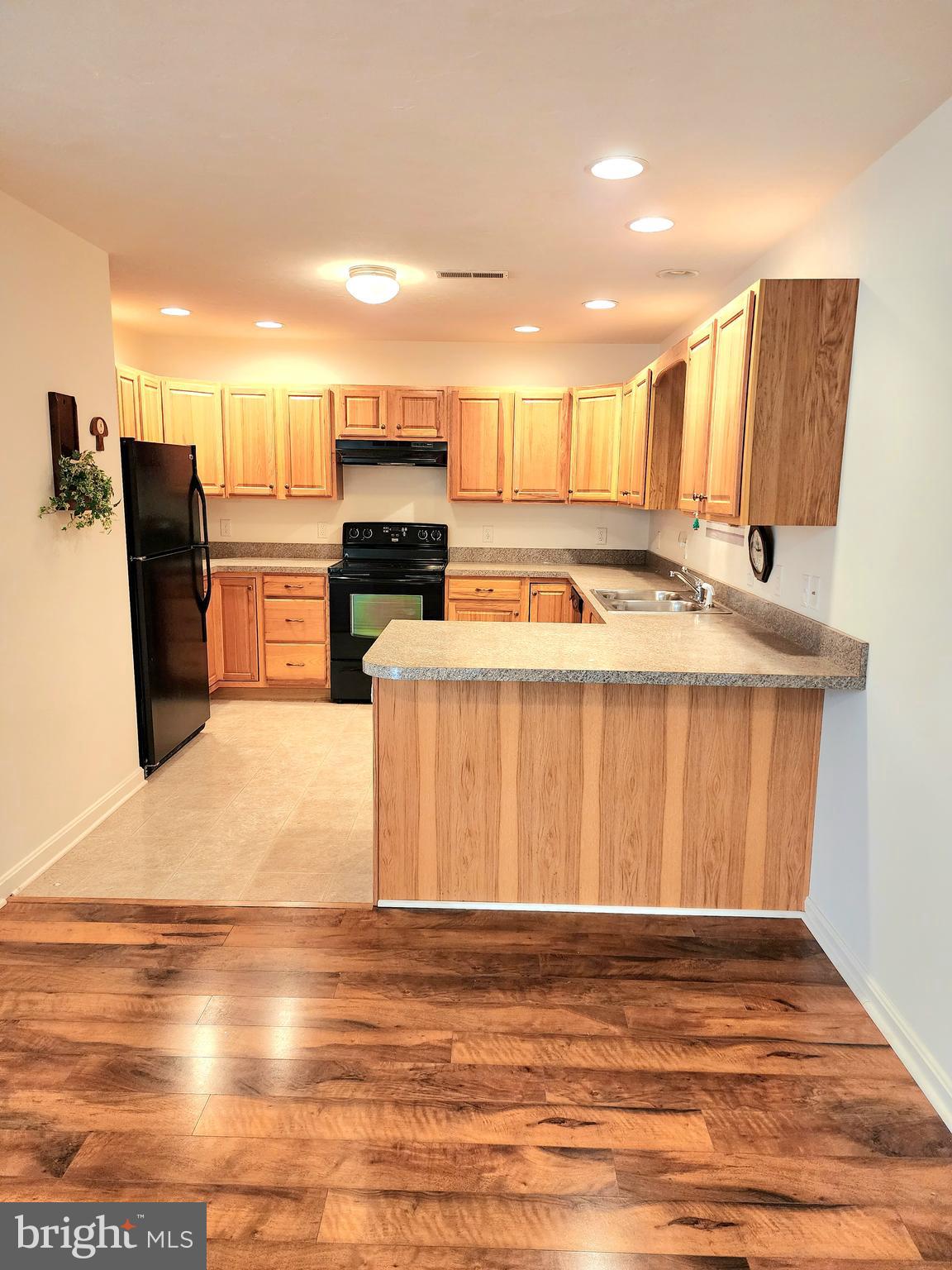 ROTH'S FARM VILLAGE CONDO - Residential