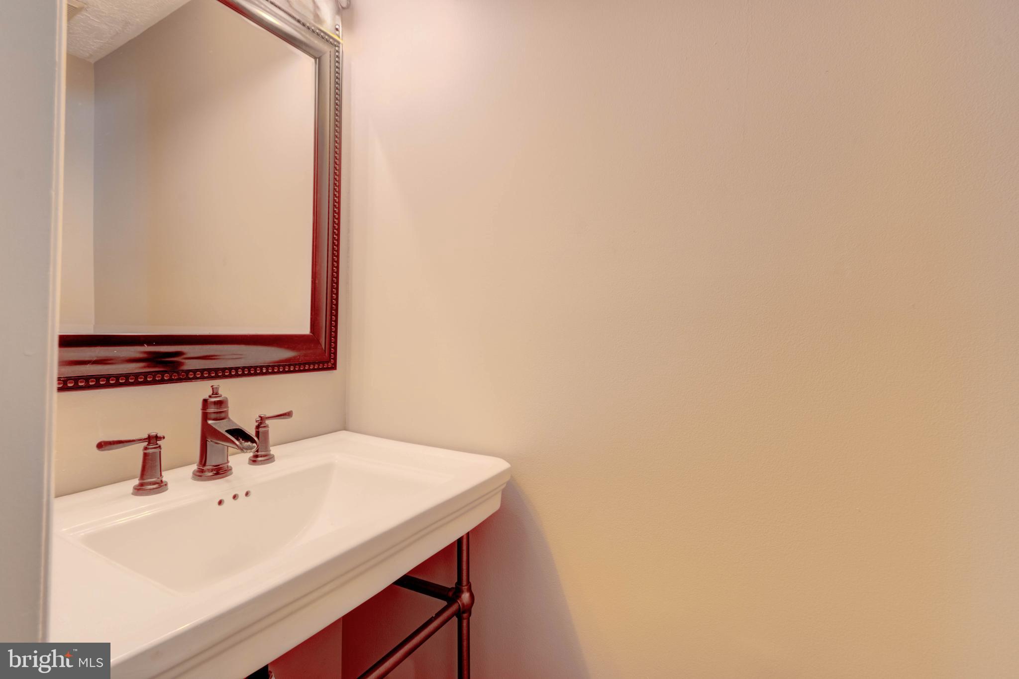 WOODBRIDGE VALLEY - Residential