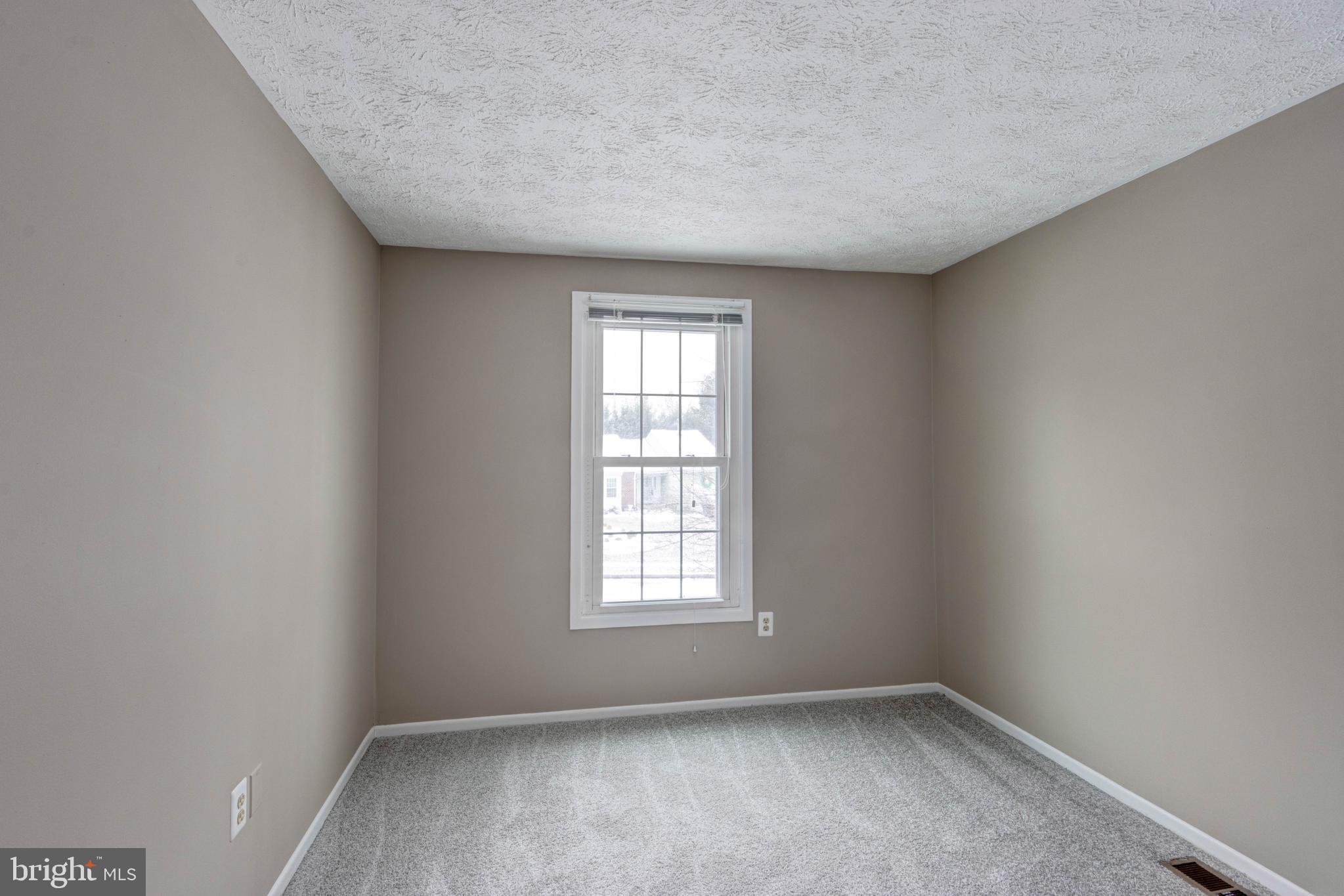 WOODBRIDGE VALLEY - Residential