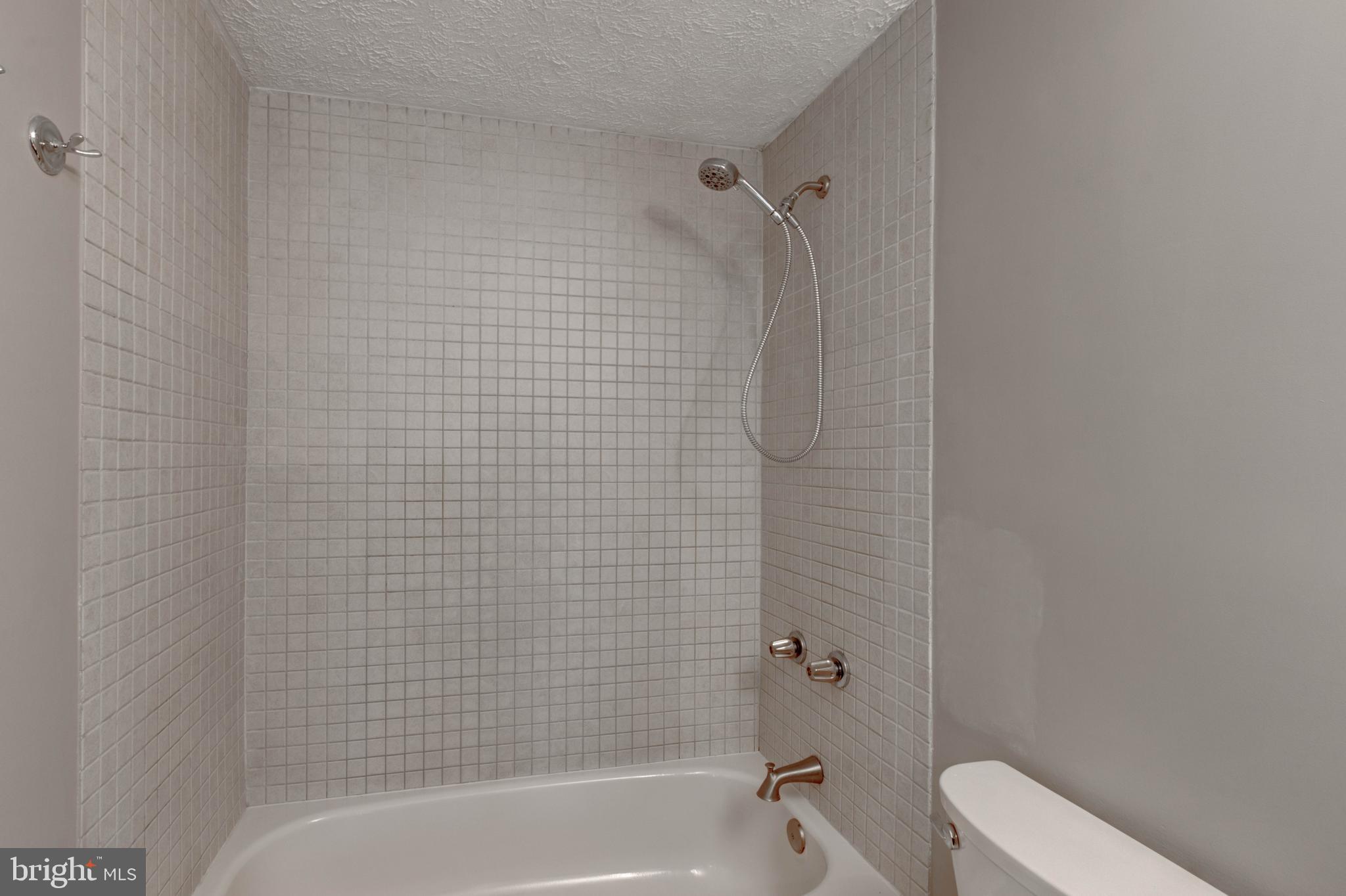 WOODBRIDGE VALLEY - Residential