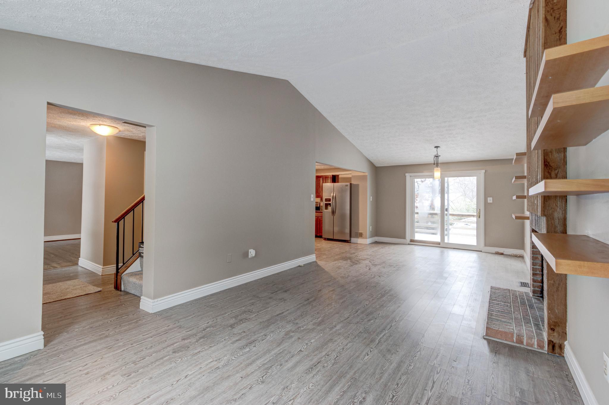 WOODBRIDGE VALLEY - Residential