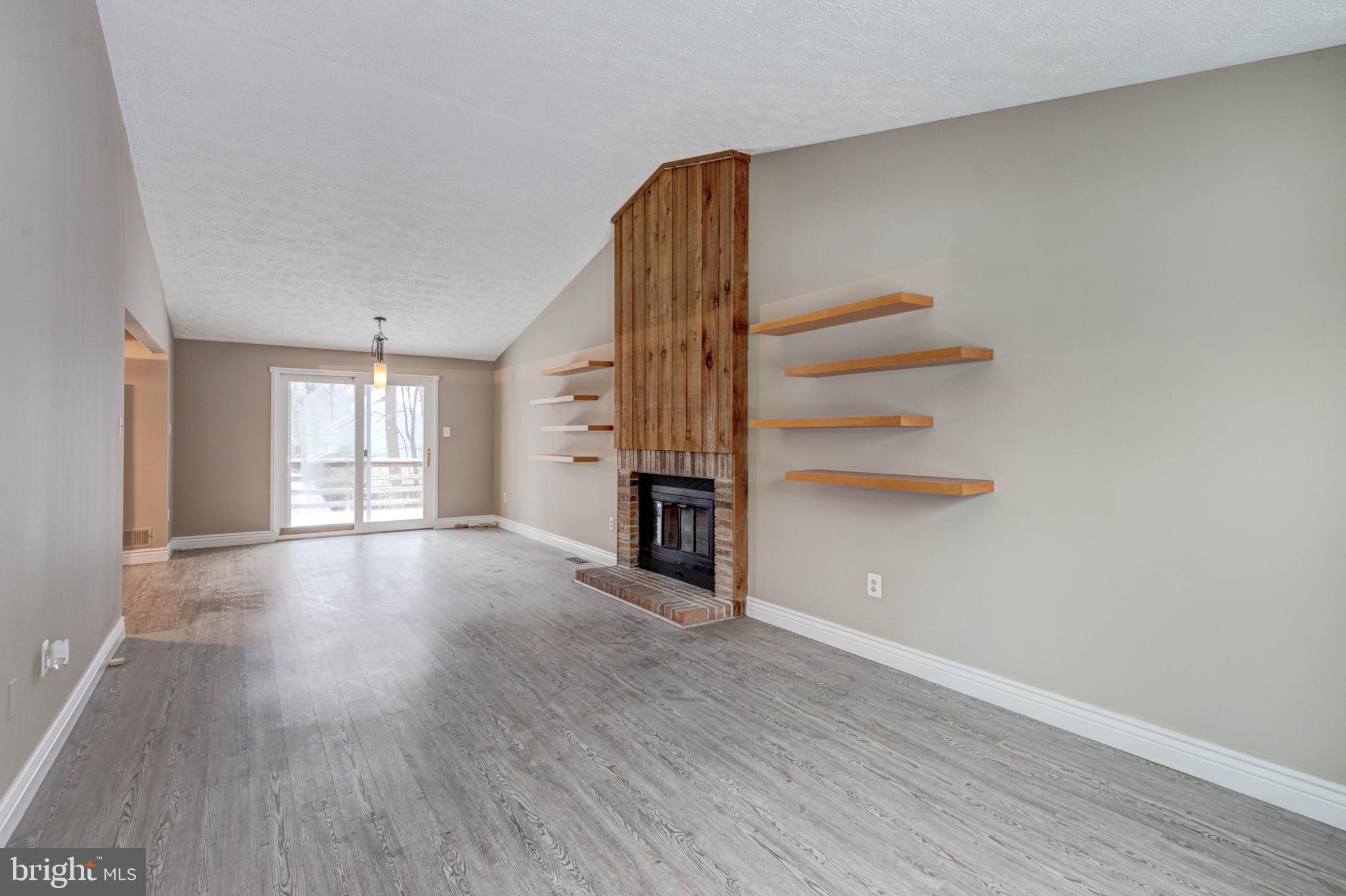 WOODBRIDGE VALLEY - Residential