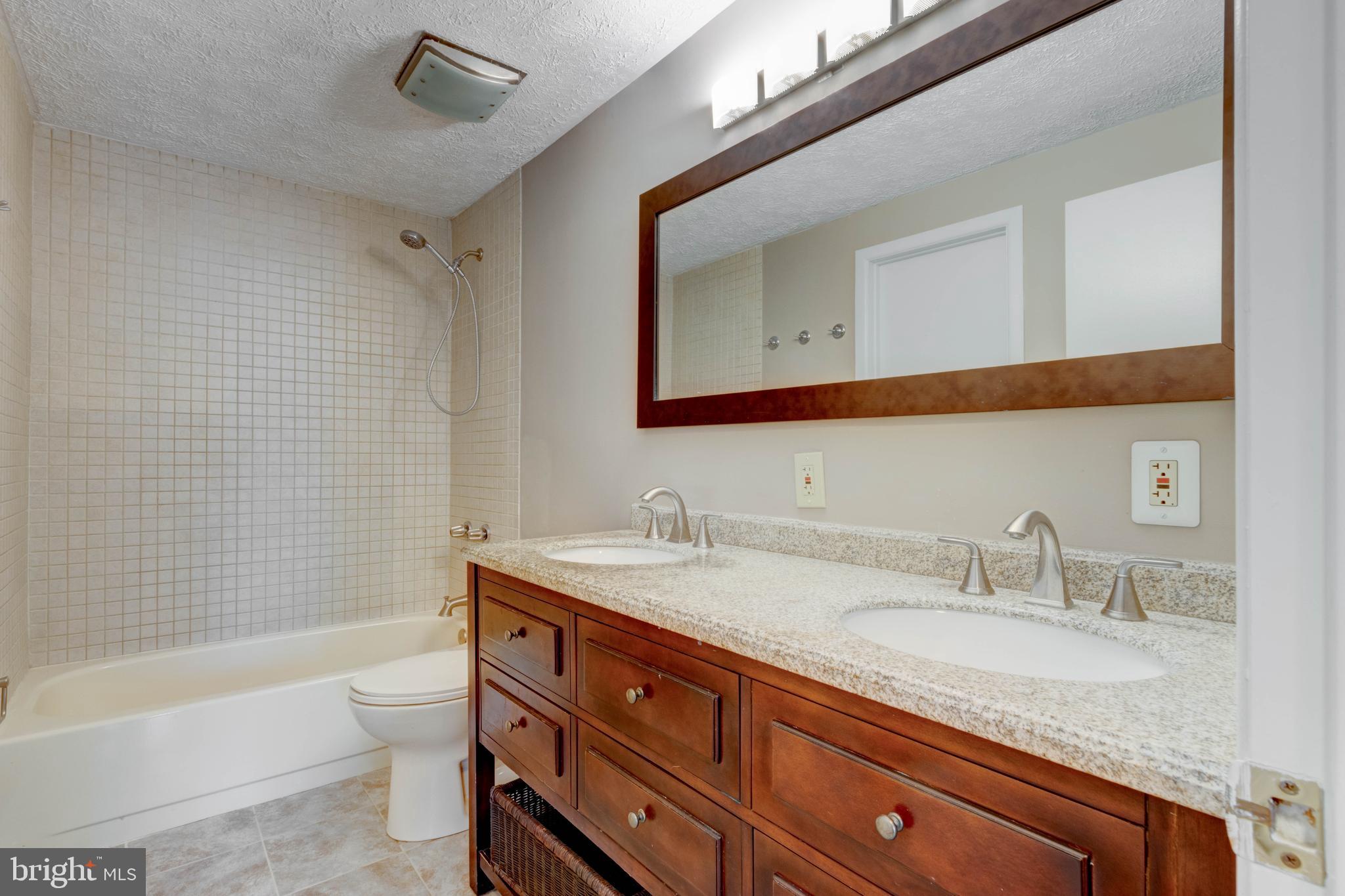 WOODBRIDGE VALLEY - Residential