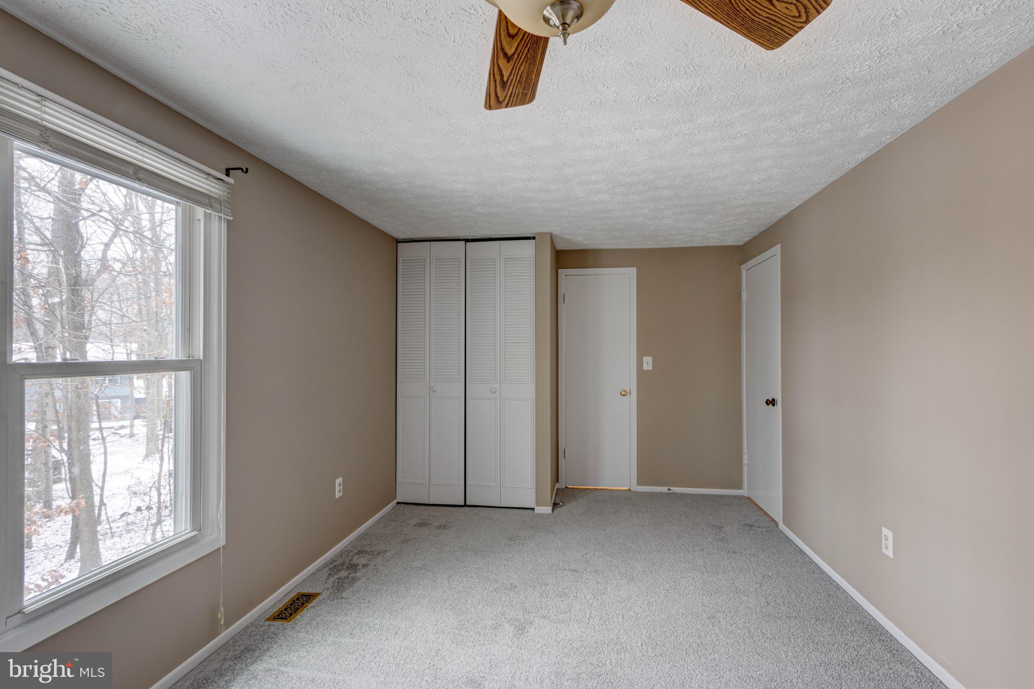 WOODBRIDGE VALLEY - Residential