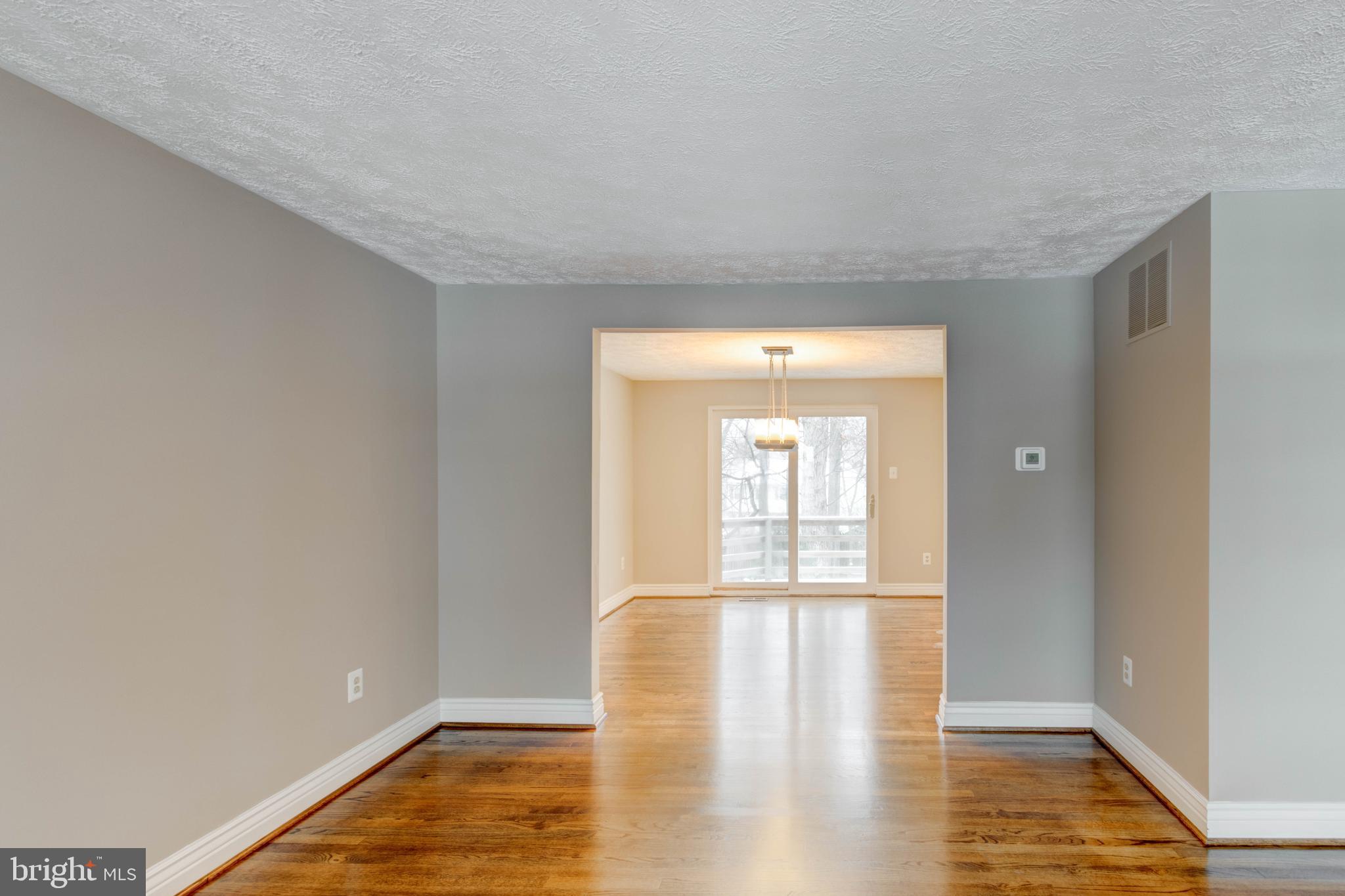 WOODBRIDGE VALLEY - Residential