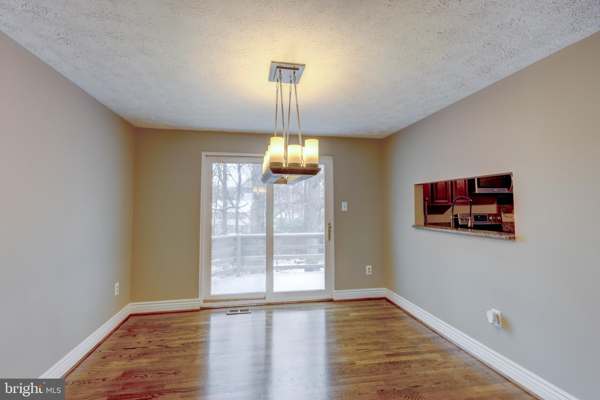 WOODBRIDGE VALLEY - Residential