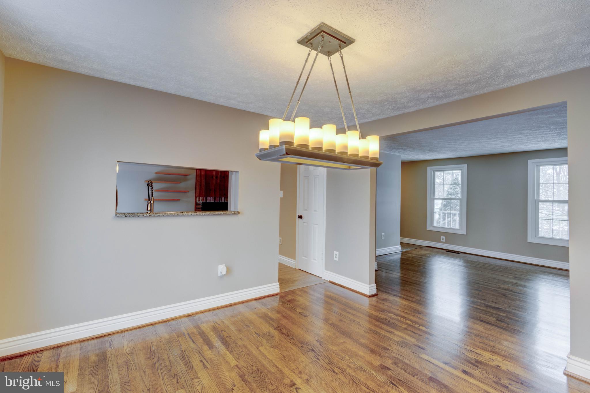 WOODBRIDGE VALLEY - Residential