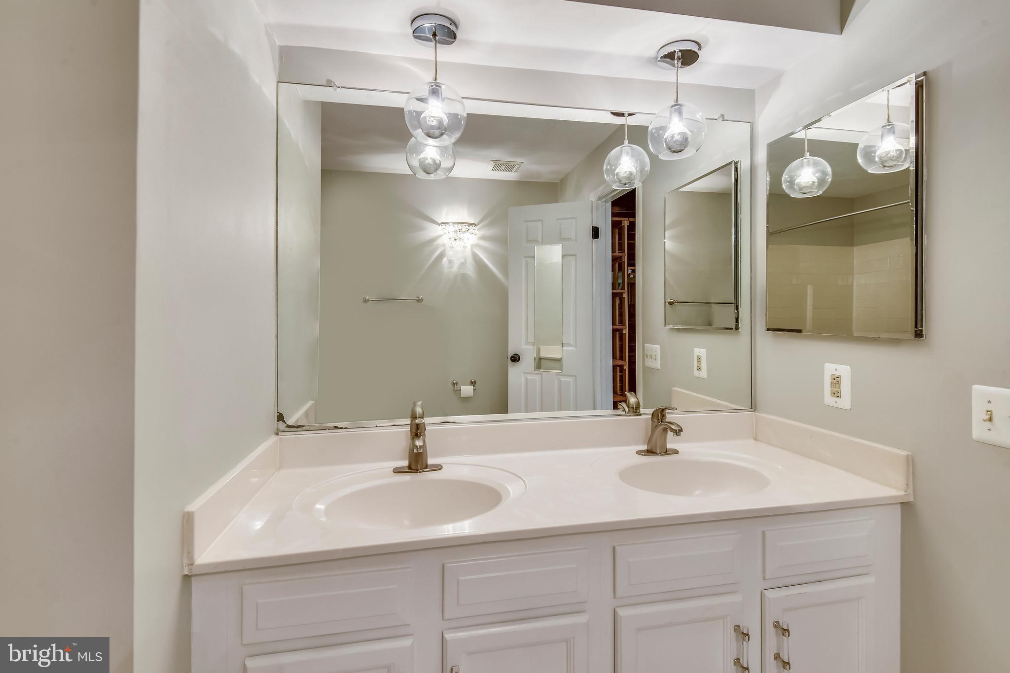 STRATFORD PLACE AT KINGS - Residential