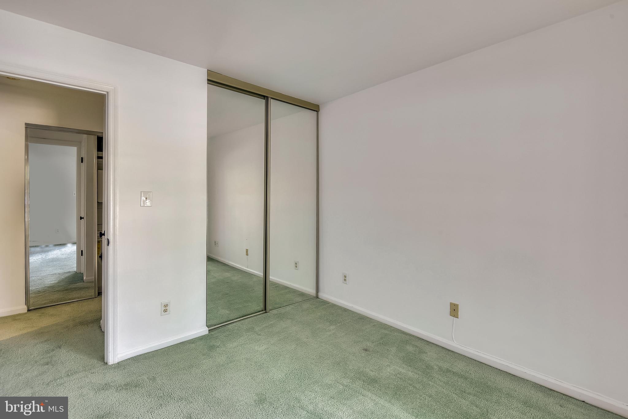 STRATFORD PLACE AT KINGS - Residential