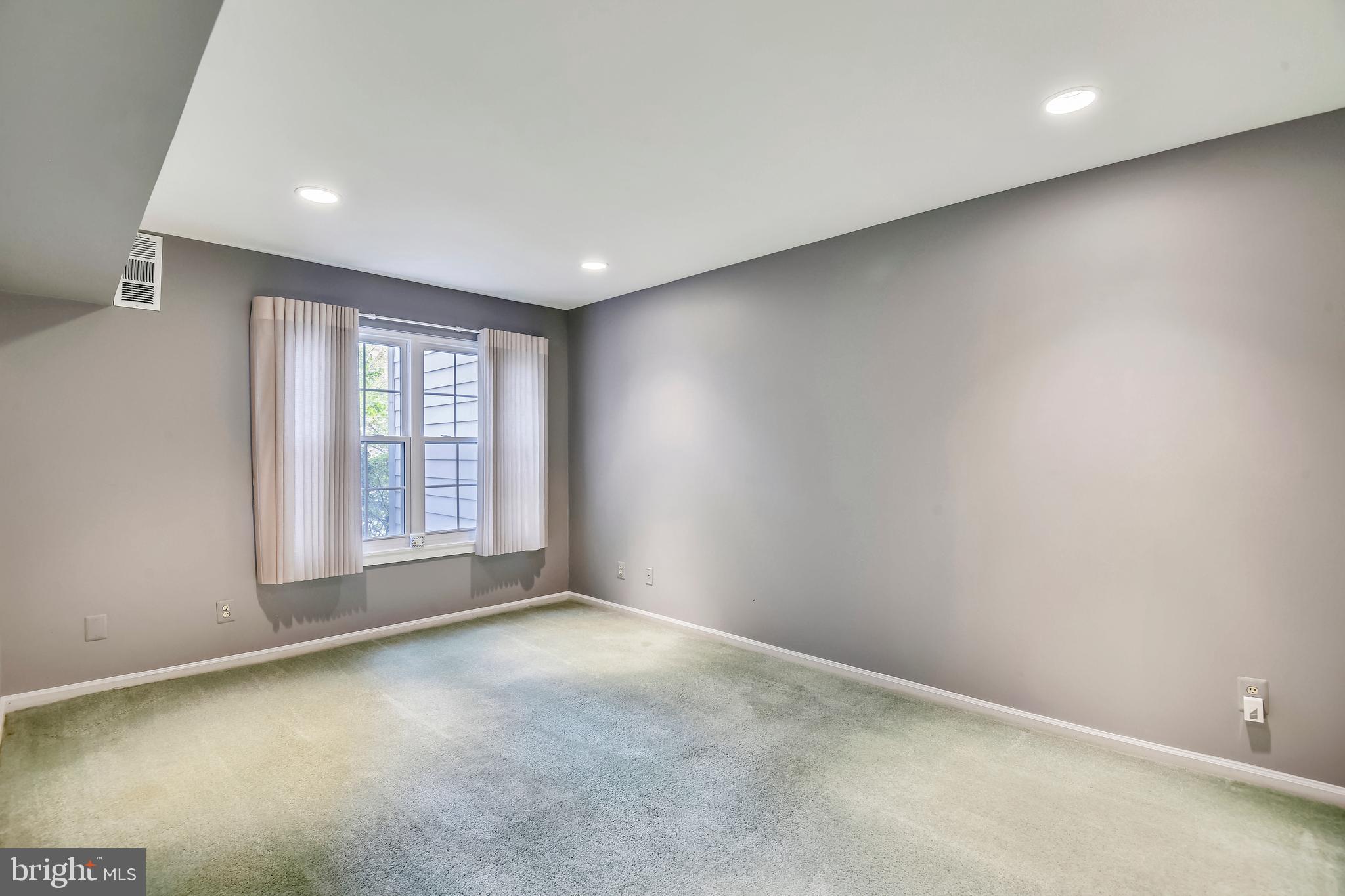 STRATFORD PLACE AT KINGS - Residential