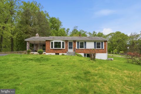 Photo of 1975 Coventryville Road, POTTSTOWN, PA 19465 (MLS # PACT2124346)