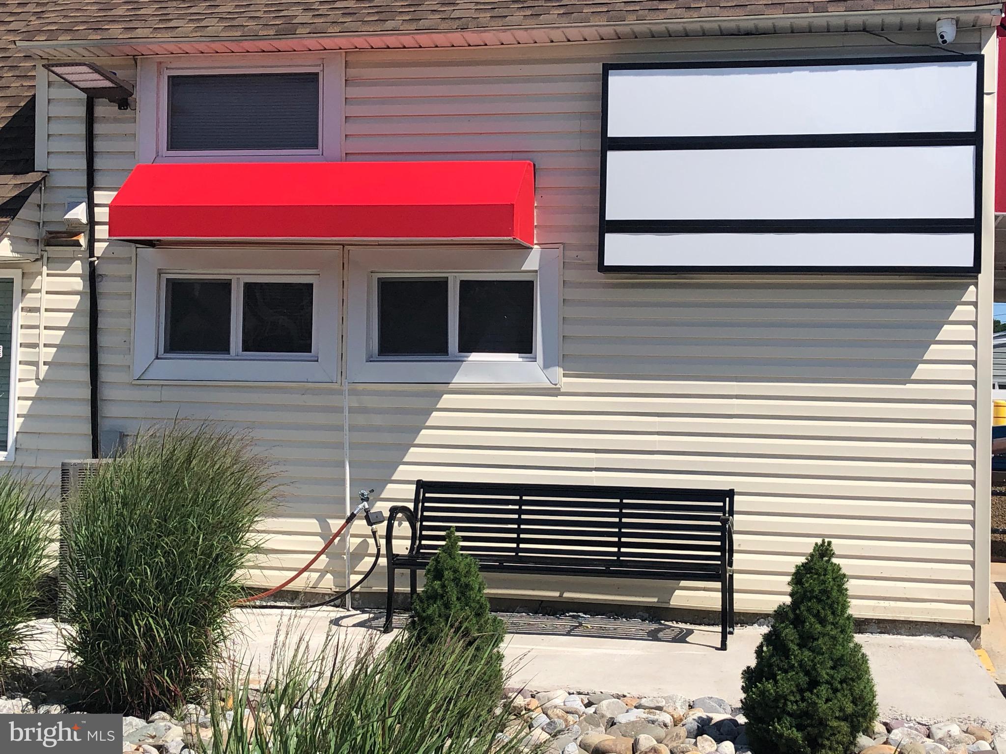 ACADEMY GARDENS - Commercial Lease