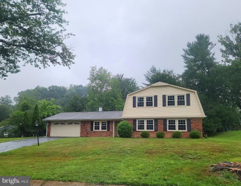 Homes For Sale - 14008 Breeze Hill Lane<br/> SILVER SPRING, MD 20906