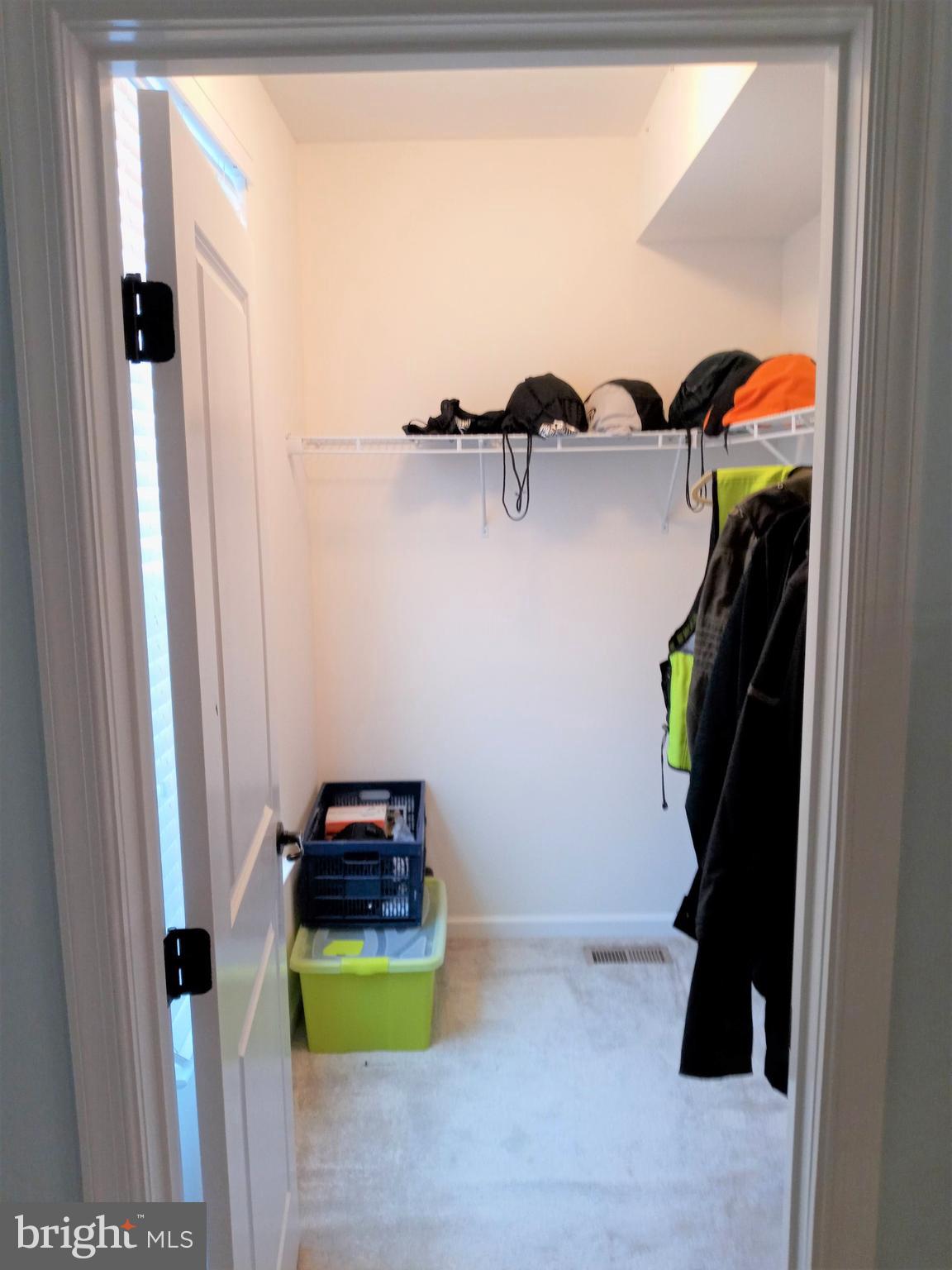 LOUDOUN CROSSING CONDOMINIUM - Residential