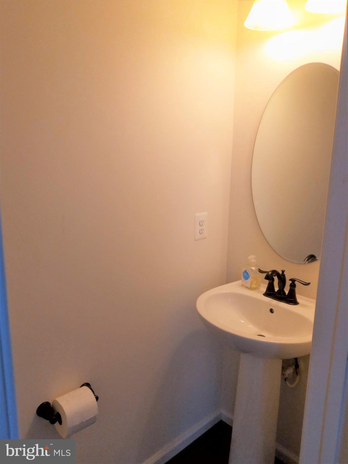 LOUDOUN CROSSING CONDOMINIUM - Residential