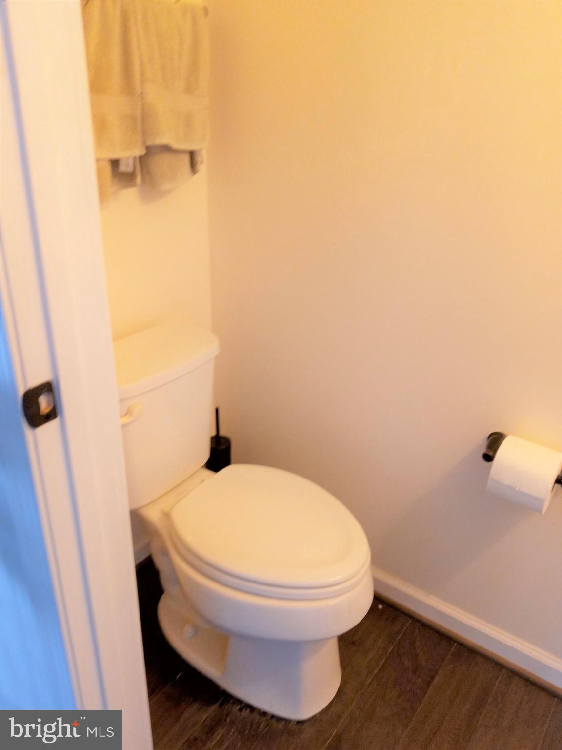 LOUDOUN CROSSING CONDOMINIUM - Residential