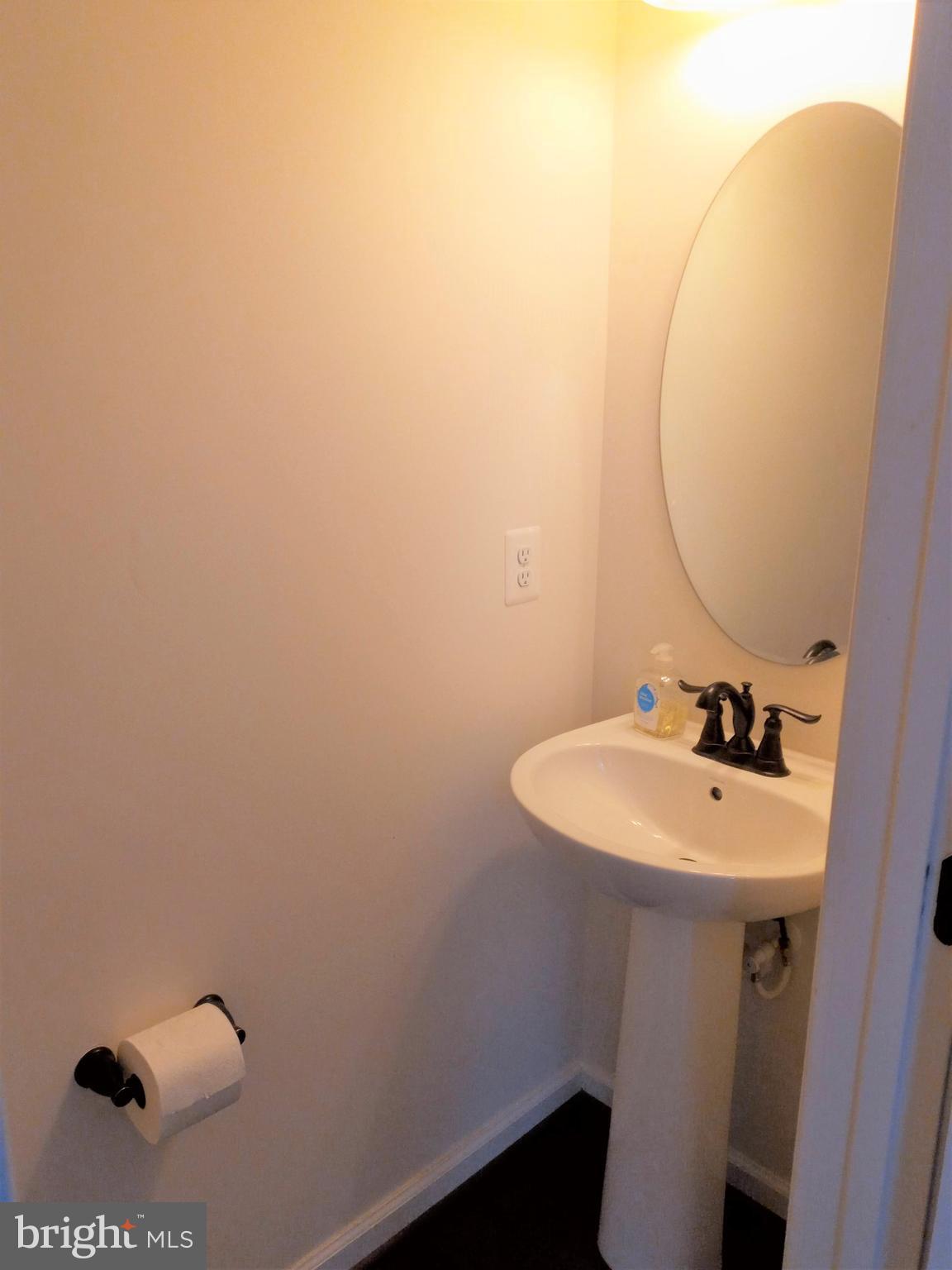 LOUDOUN CROSSING CONDOMINIUM - Residential