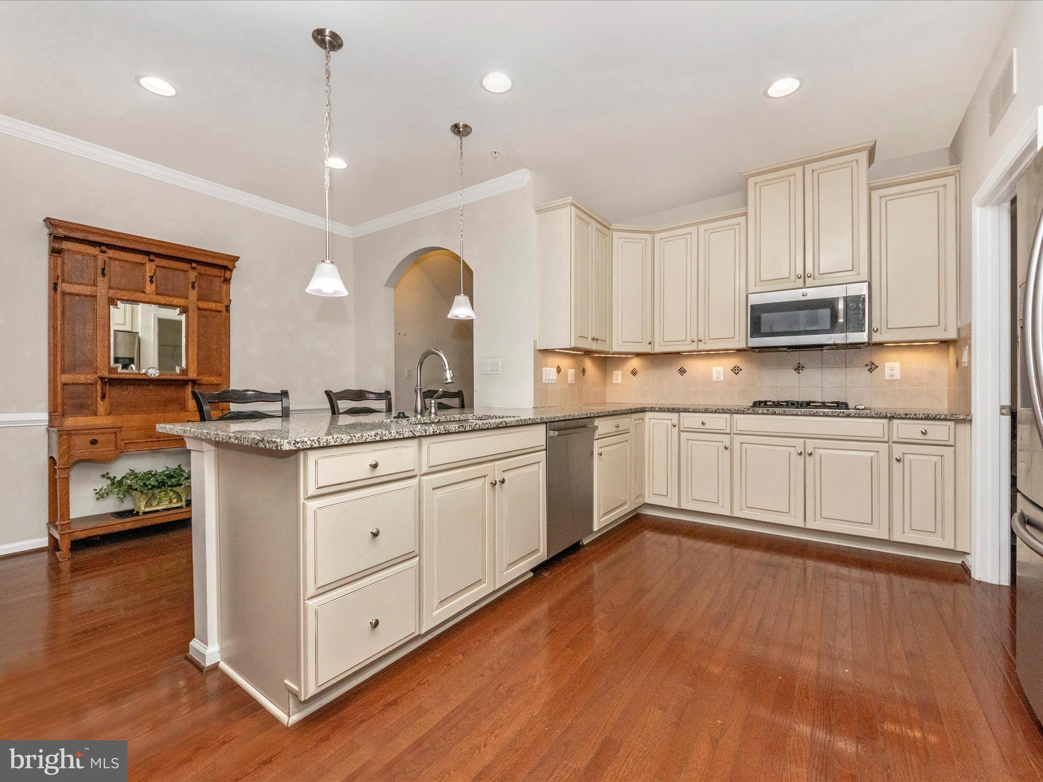 6421 PARK FOREST CIRCLE