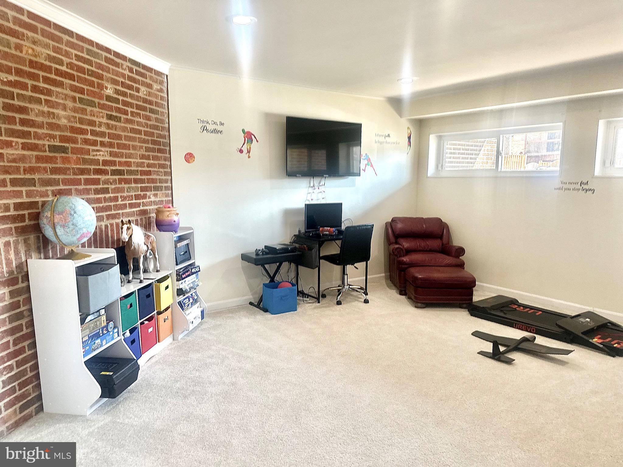 HILLSIDE RIDGE - Residential