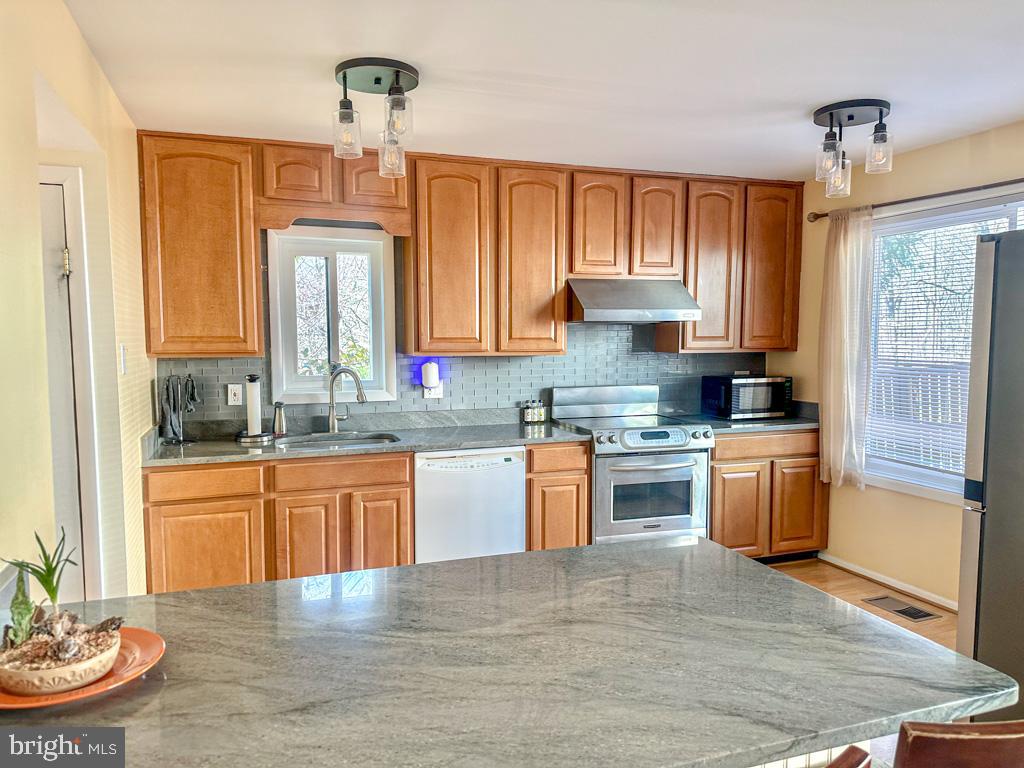 HILLSIDE RIDGE - Residential