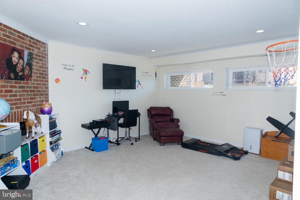 HILLSIDE RIDGE - Residential