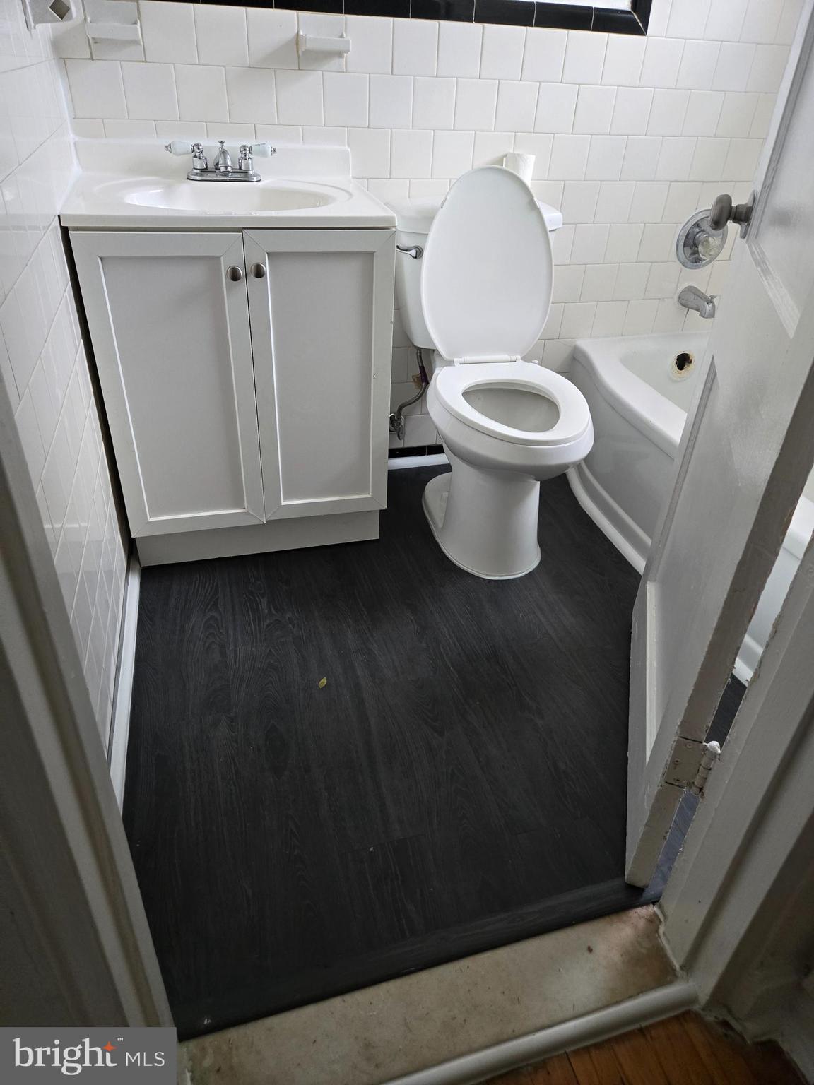 FALLSTAFF - Residential Lease