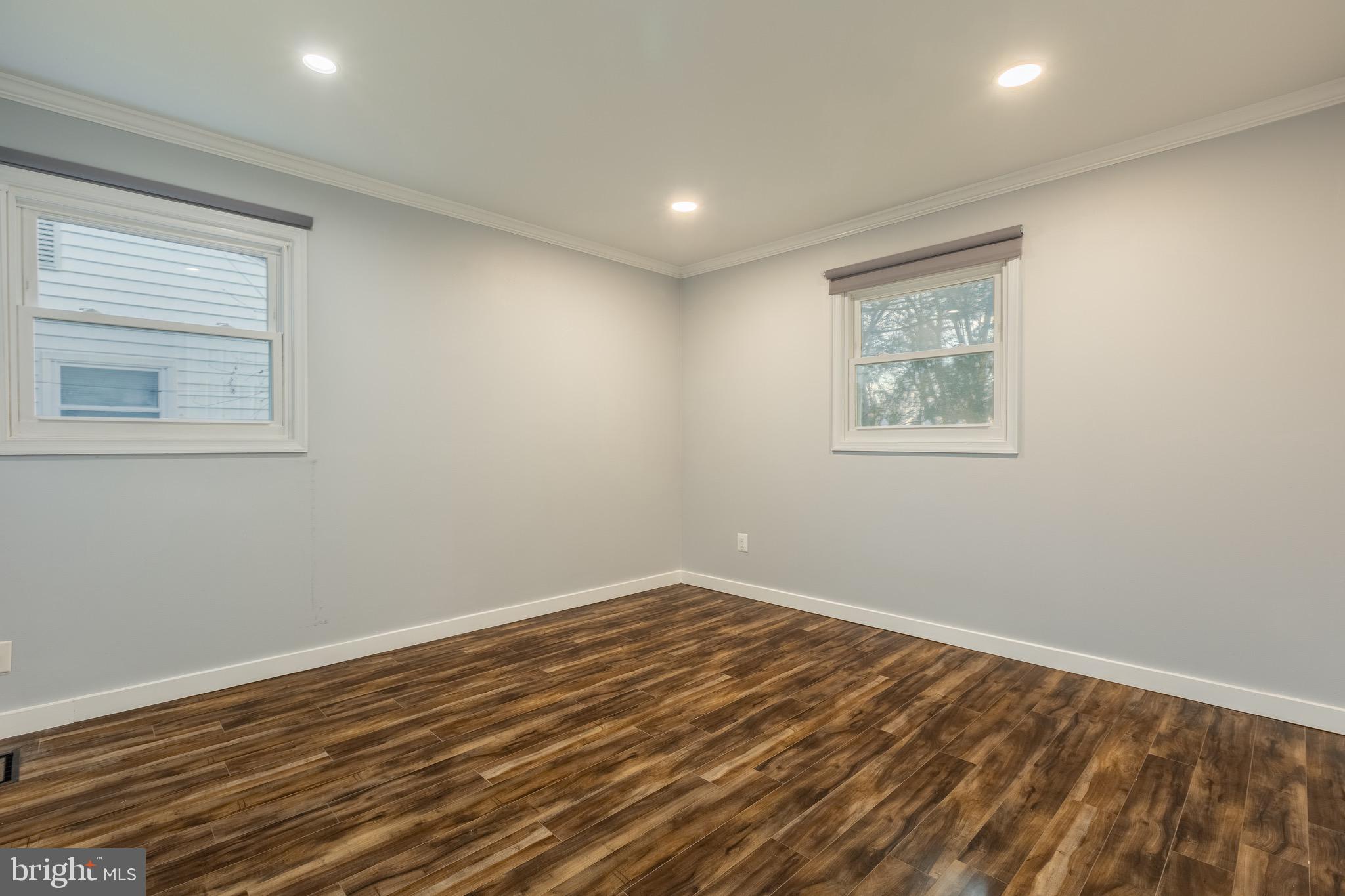 ROCKVILLE - Residential