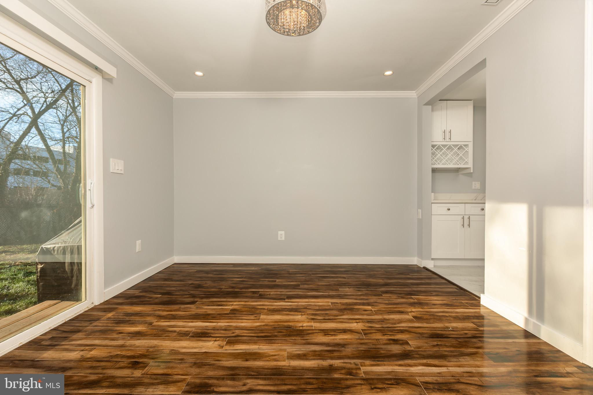 ROCKVILLE - Residential