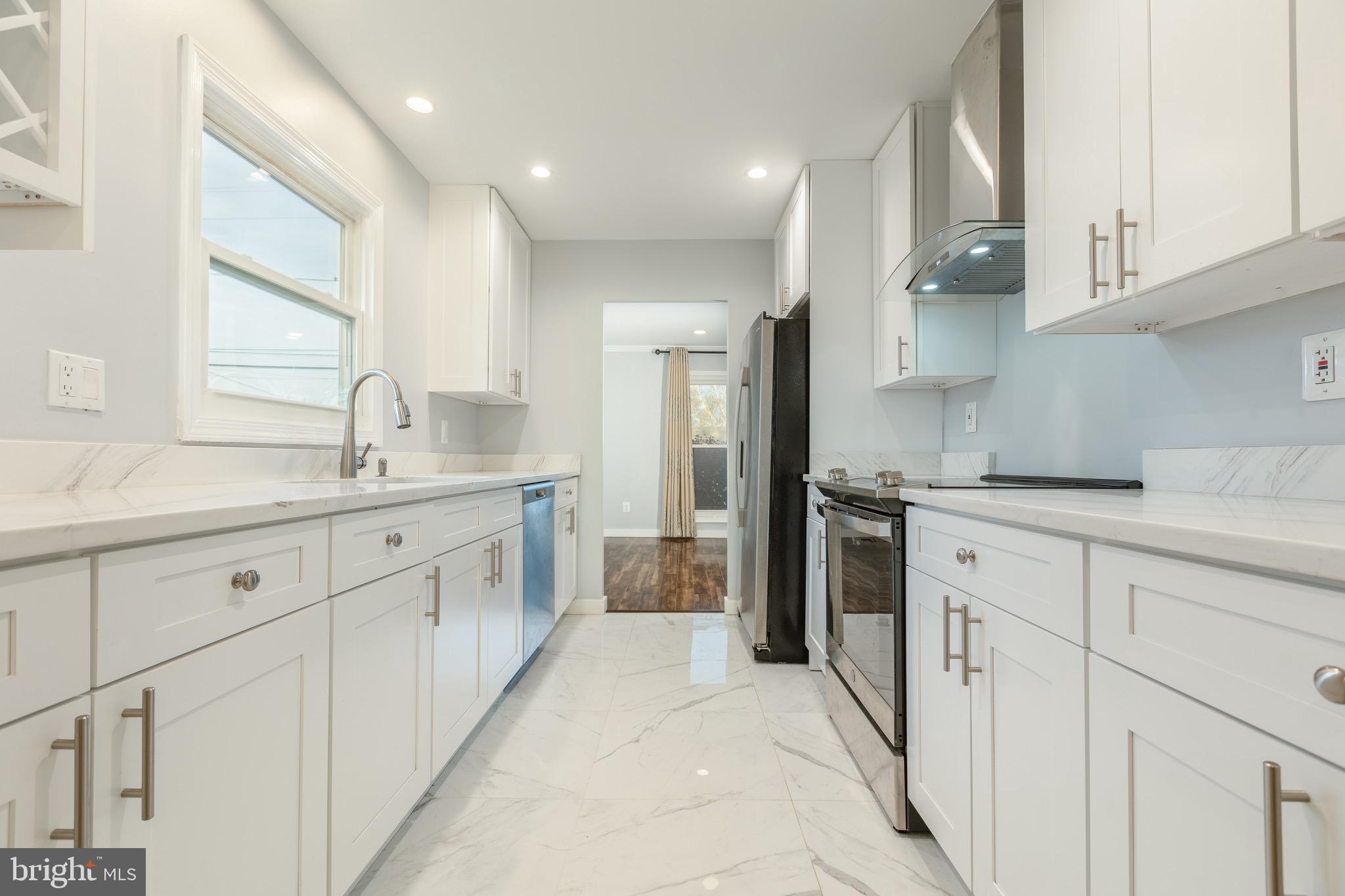 ROCKVILLE - Residential